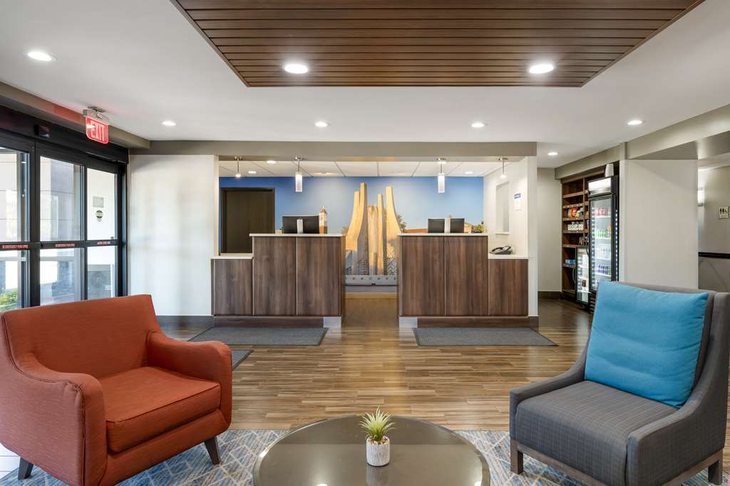 Best Western Plus Lafayette Hotel University Area - photo 2