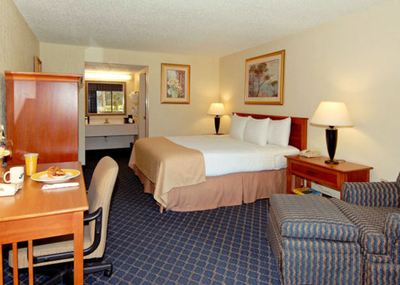 Clarion Inn Turnpike - photo 8