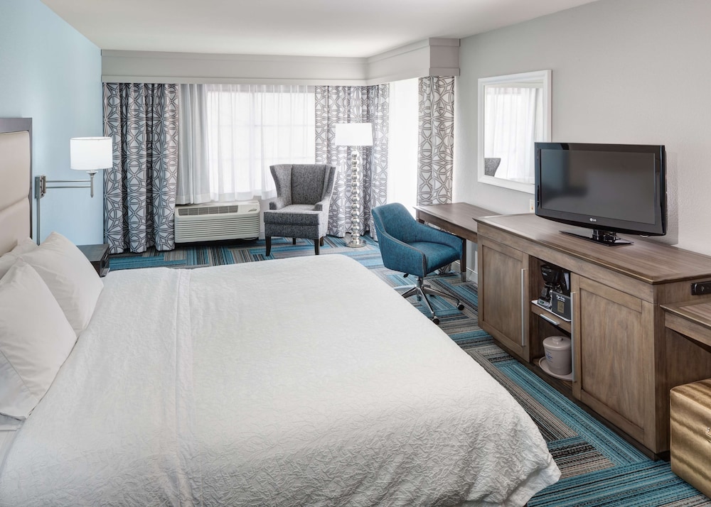 Hampton Inn San Diego Downtown - photo 12