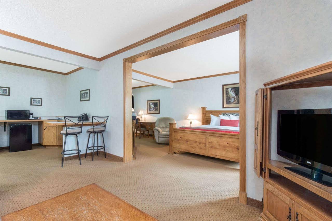 Ramada Limited Bismarck Northeast - photo 46