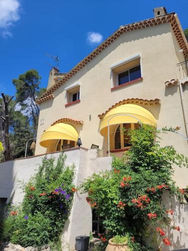 Le Mas Les Salamandres in Lorgues, France