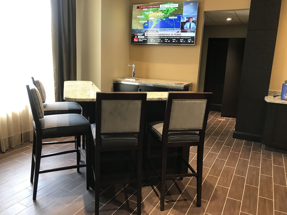 Staybridge Suites Madison Fitchburg - photo 81
