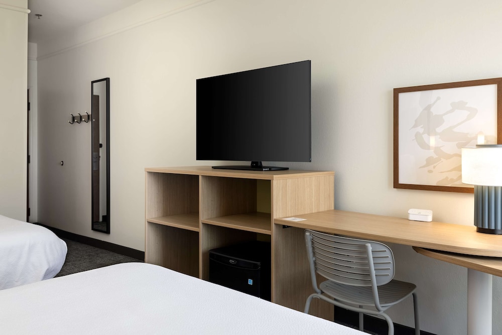 Spark by Hilton Savannah Airport - photo 8