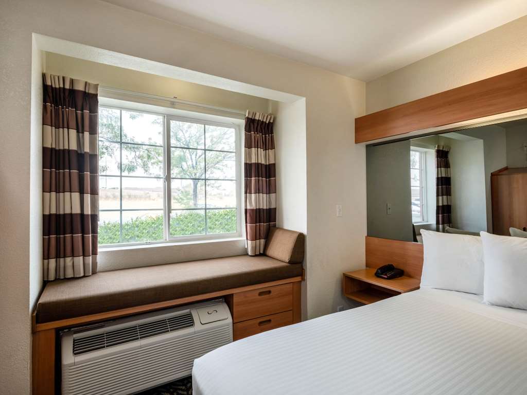 Microtel Inn & Suites by Wyndham Salt Lake City Airport - photo 22