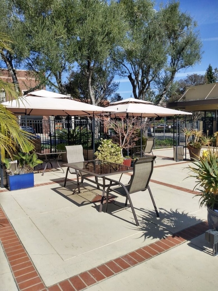 Los Gatos Garden Inn Hotel - photo 79