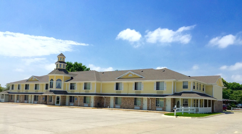Victorian Inn - carbon neutral hotel in Columbus