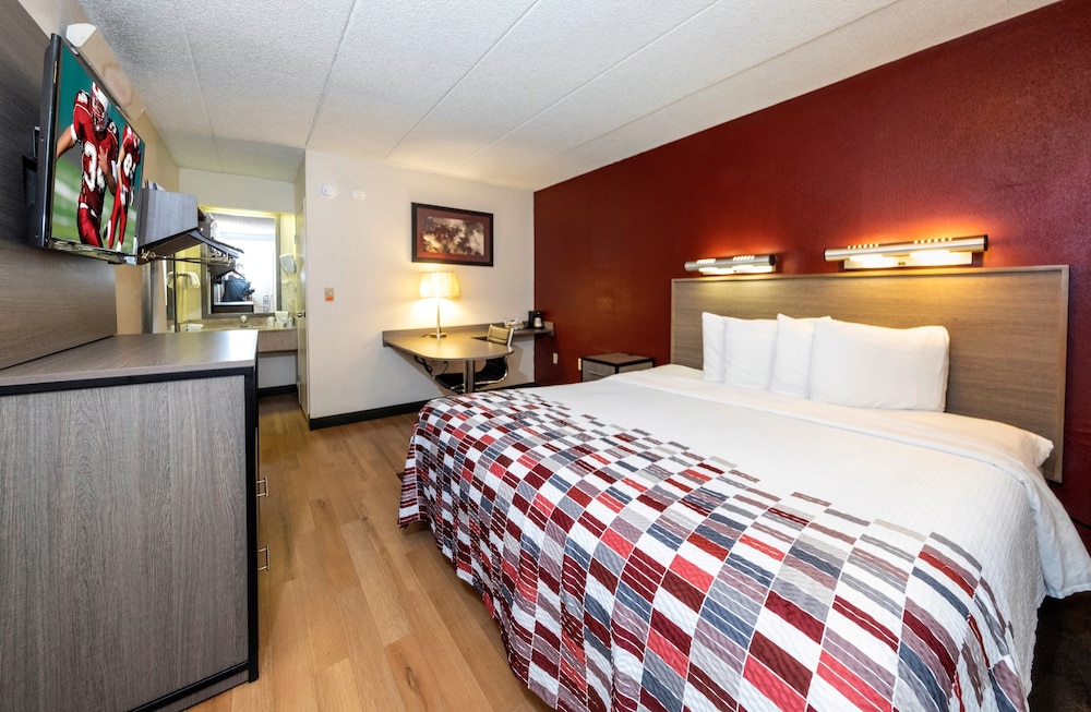 Red Roof Inn Edison - photo 10