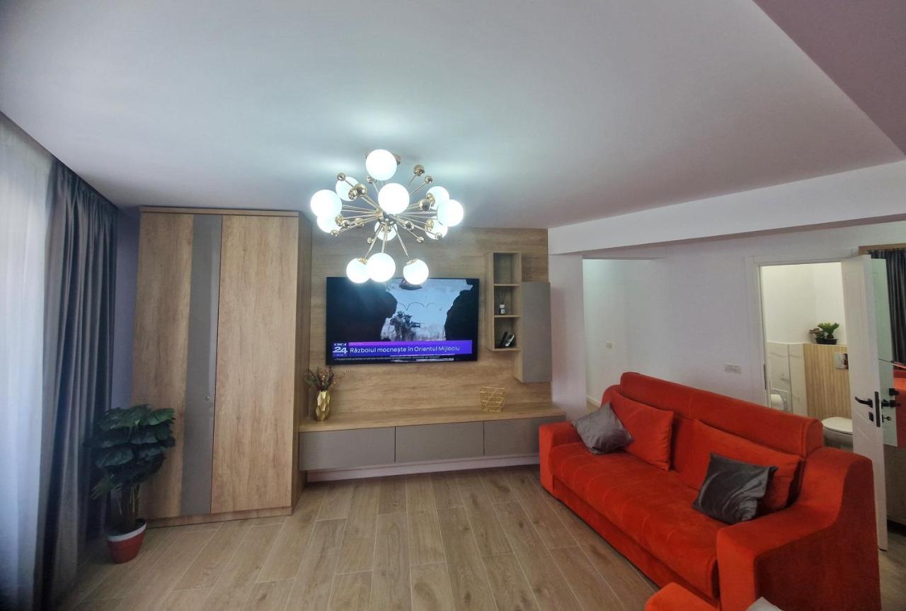 Ultracentral Luxury Apartament — 4-Star Luxury Hotel in Curtea De Arges, Romania