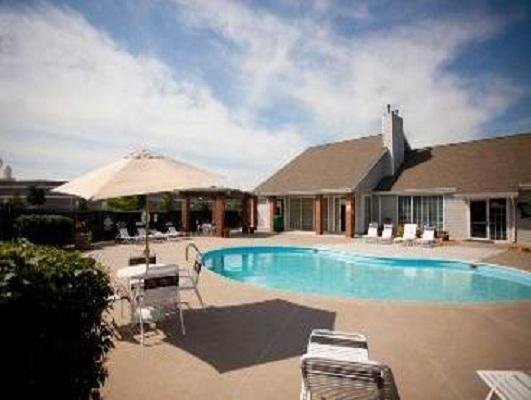 Execustay at Quarters at Cambridge in Wichita, United States