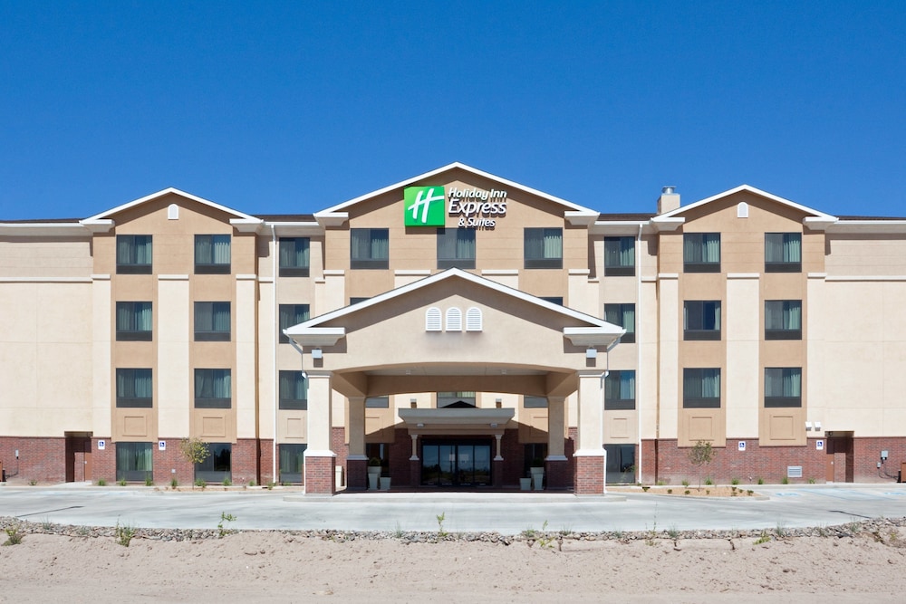Holiday Inn Express Hotel and Suites Deming Mimbres Valley - carbon neutral hotel in Deming