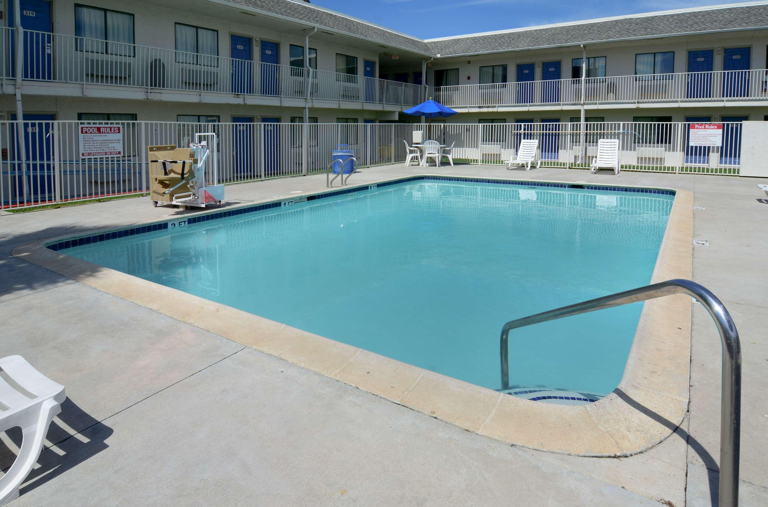 Motel 6 Galveston TX — hotel in Galveston