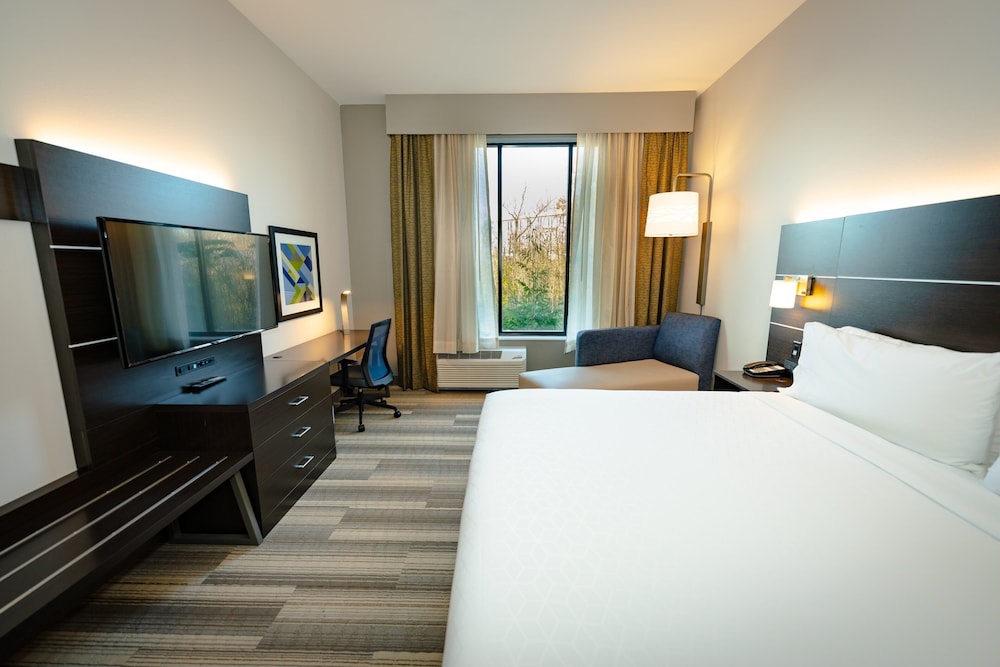 Holiday Inn Express & Suites Franklin Berry Farms by IHG - photo 10