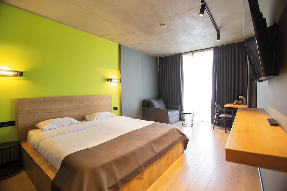 Ch51 - carbon neutral hotel in Batumi