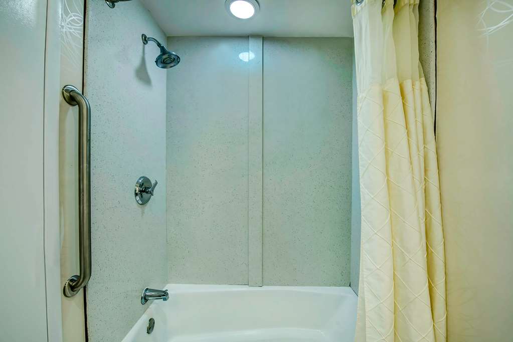 Motel 6 Atlanta GA Midtown - photo 15