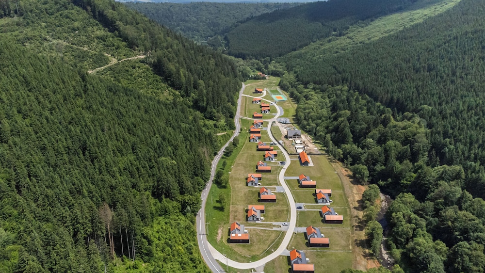Eskaperdo Resort in Zetea, Romania