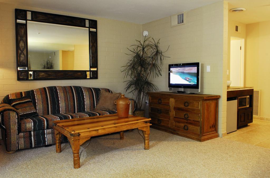 SmokeTree Resort and Bungalows - photo 10