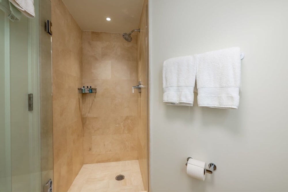 Fontainebleau Miami Beach Private Luxury Suites - photo 335