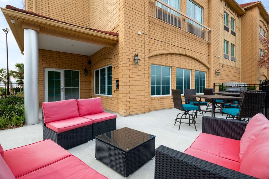 La Quinta Inn & Suites by Wyndham Hinesville Fort Stewart - photo 40