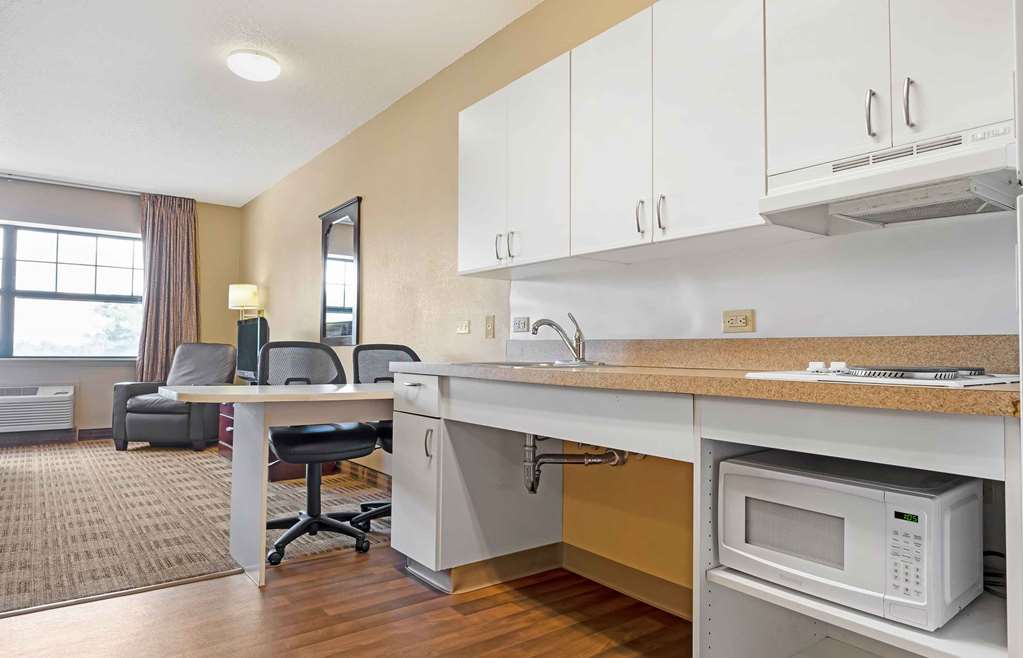 Extended Stay America Suites Chicago Burr Ridge - photo 14
