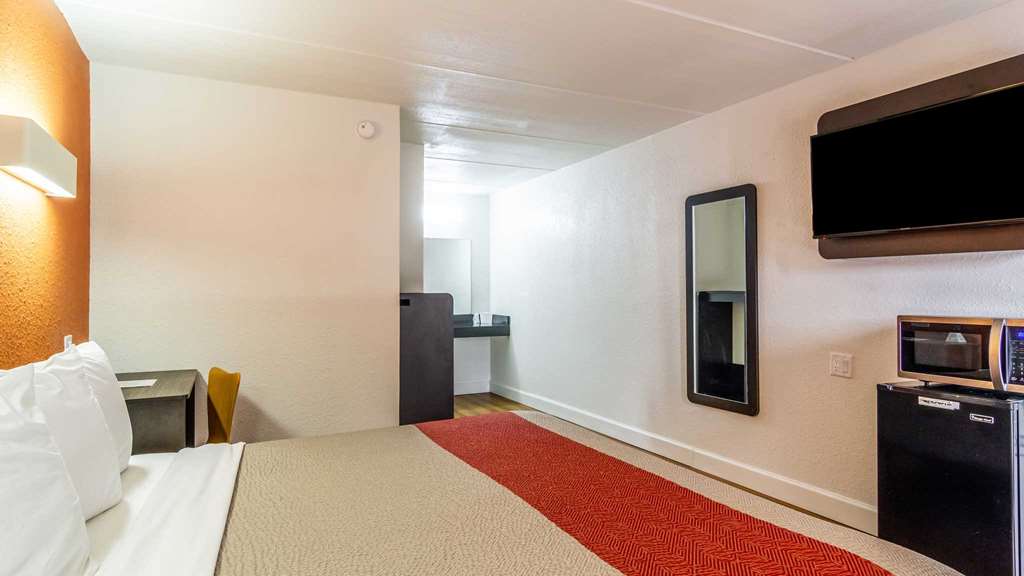 Motel 6 Brunswick GA - photo 5