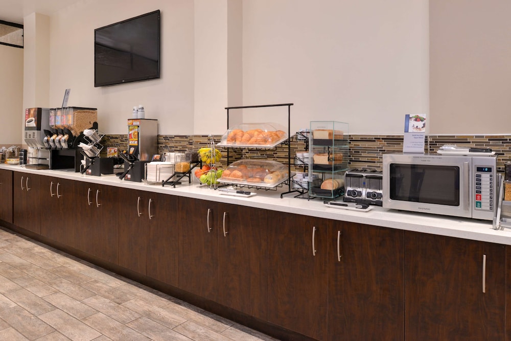 Best Western Airpark Hotel LAX Airport LA Stadium - photo 32