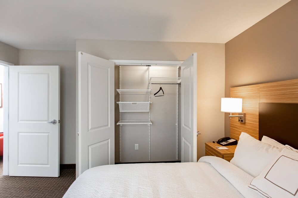 TownePlace Suites by Marriott Louisville Airport - photo 11