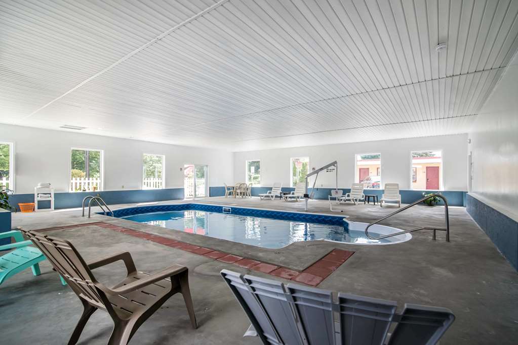Econo Lodge Brattleboro South - photo 31