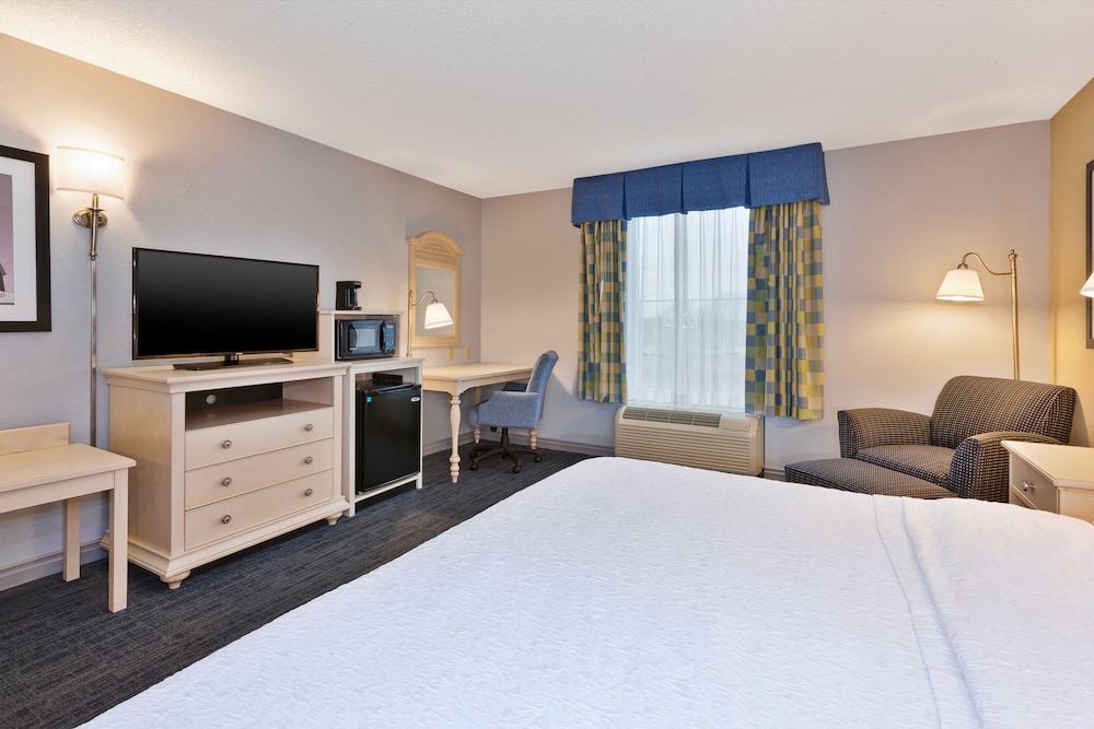 Hampton Inn & Suites Cape Cod West Yarmouth - photo 9