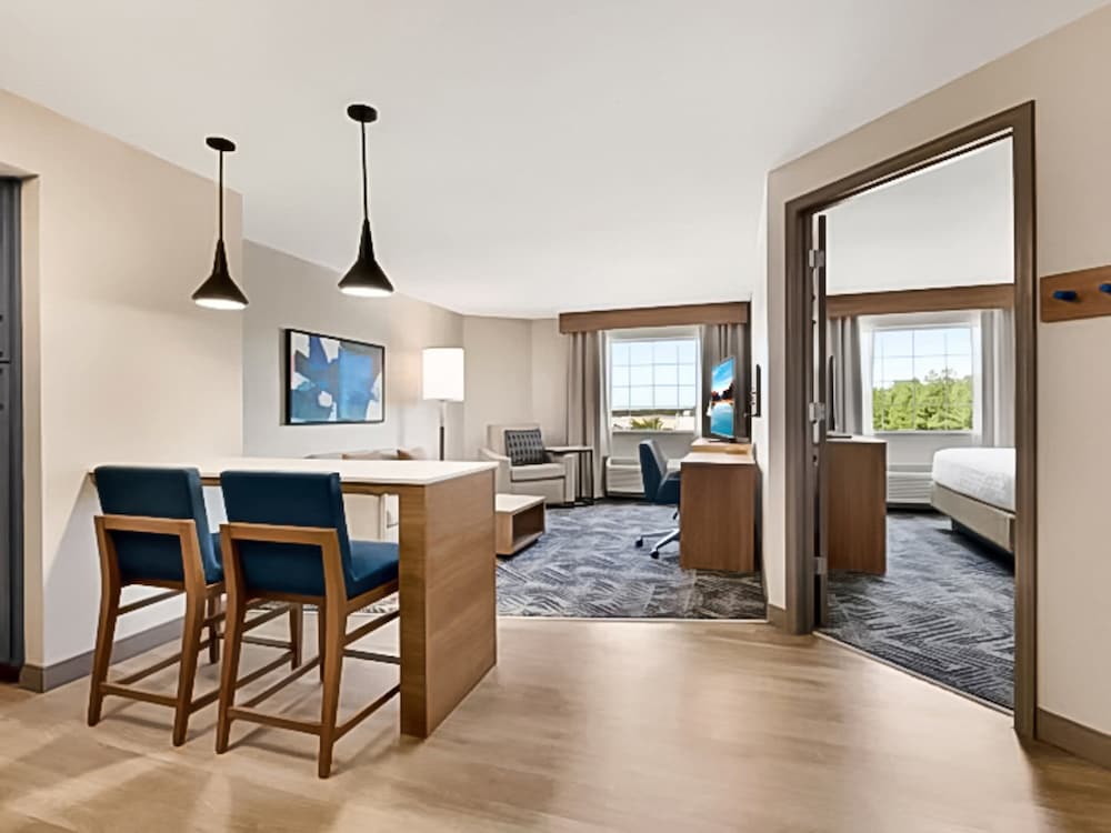 Candlewood Suites Champaign Urbana University Area by IHG - photo 21