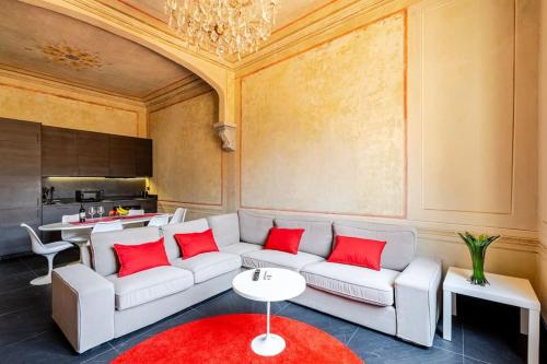 Next To the Cathedral Duomo — 4-Star Luxury Hotel in Florence, Italy