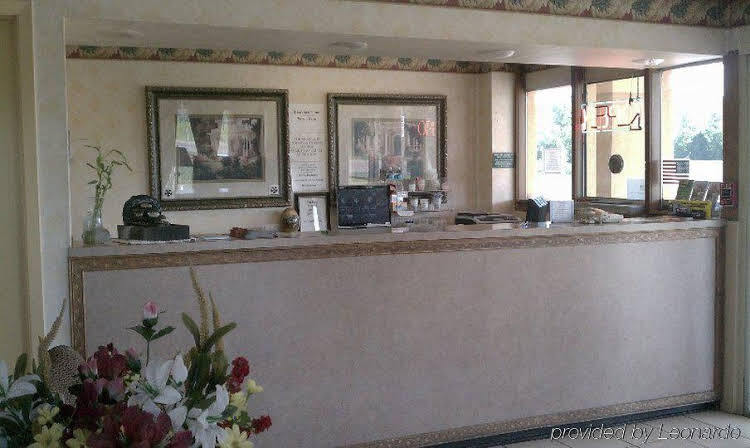 Scottish Inn Knoxville - photo 34