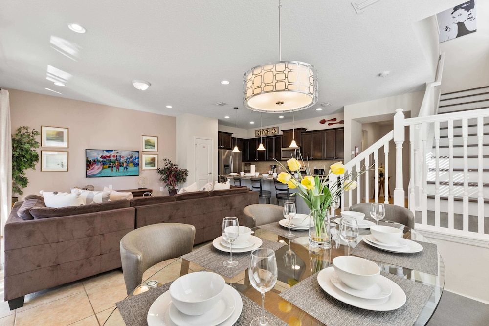 Beautiful Townhome With Splash Pool and Game Room - photo 62