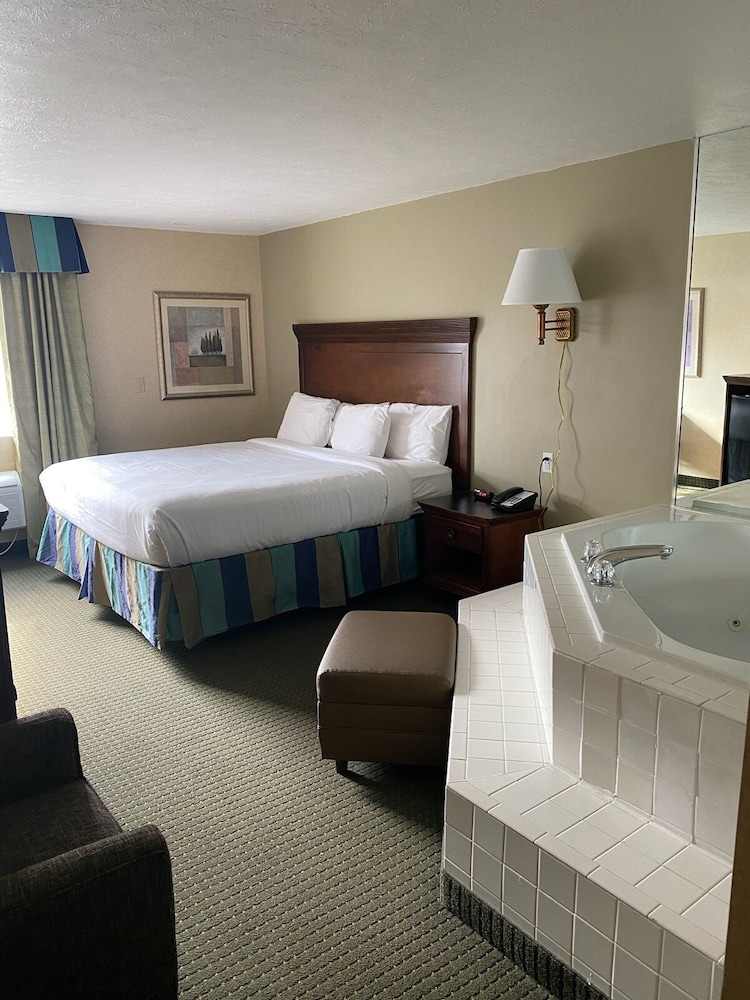 The Boardwalk Inn - photo 14