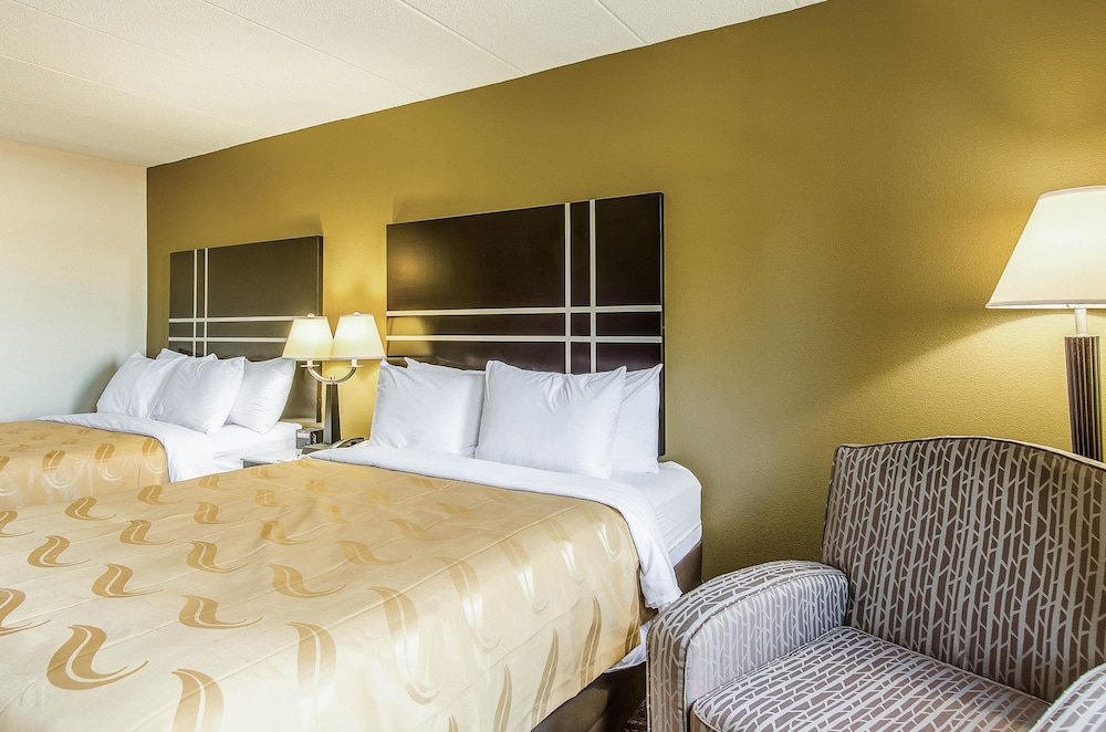 Red Roof Inn & Suites Middleborough - photo 6