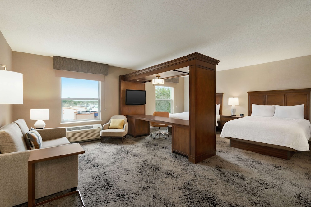 Hampton Inn & Suites Exeter - photo 6