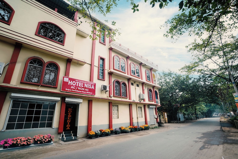 Hotel Nisa in Bolpur, India