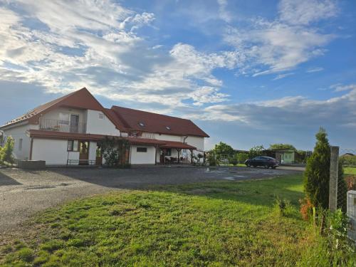 Casa Anna 21745130 — Tasnad