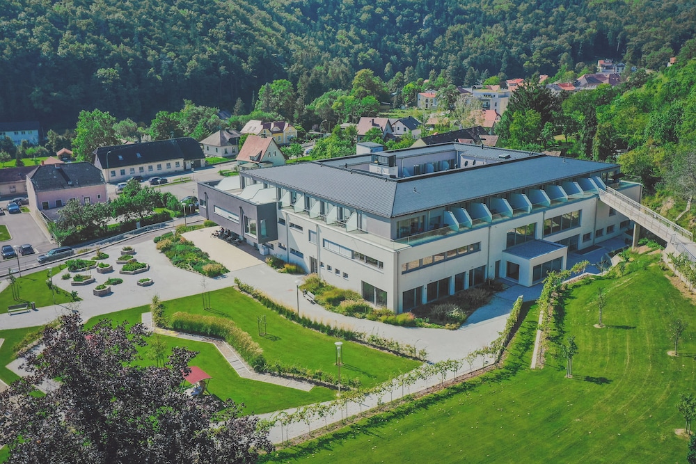 NUHR Medical Hotel & Restaurant in Senftenberg, Austria