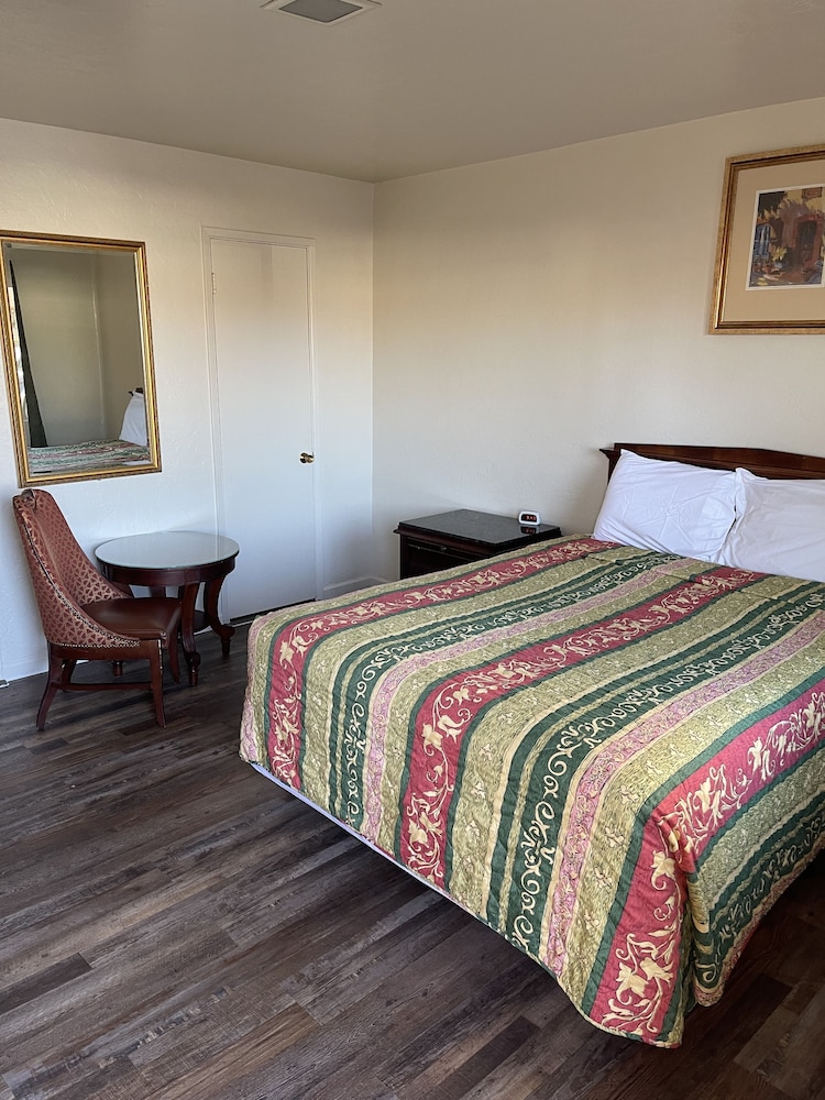 Crystal Motel - photo 6