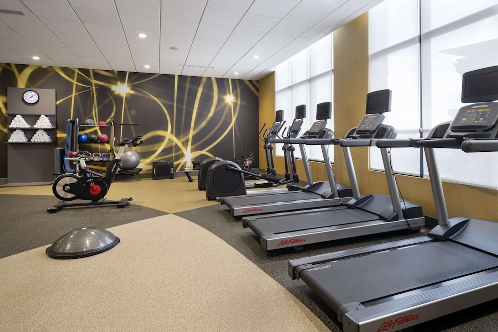Hilton Garden Inn Visalia - photo 24