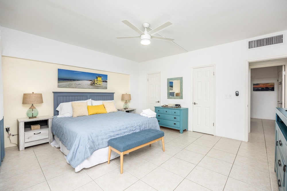 Jamaica Royale Beach View Towers By Beachside Management in Siesta Key, United States