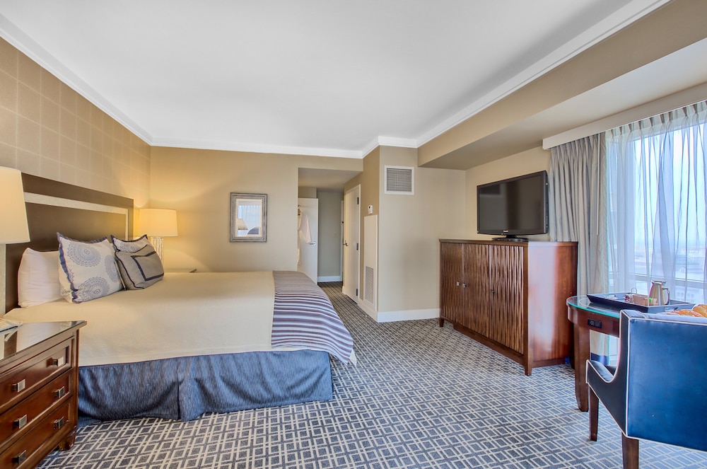 Omni Los Angeles Hotel at California Plaza - photo 15