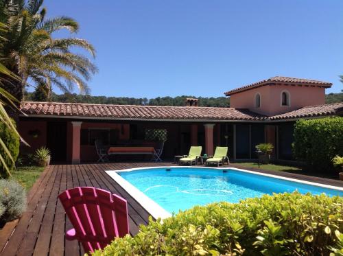 Un îlot tropical en Cévennes — hotel in Saint-Privat-Des-Vieux