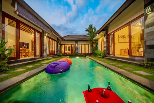 4BR w Pool Ultimate Comfort in Umalas in Kerobokan, Indonesia