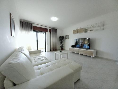 Beachfront flat with pool — 4-Star Luxury Hotel in Quarteira, Portugal