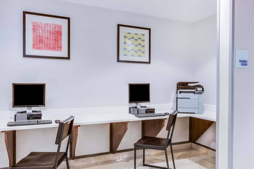 Holiday Inn Express Hotel & Suites Bethlehem by IHG - photo 38