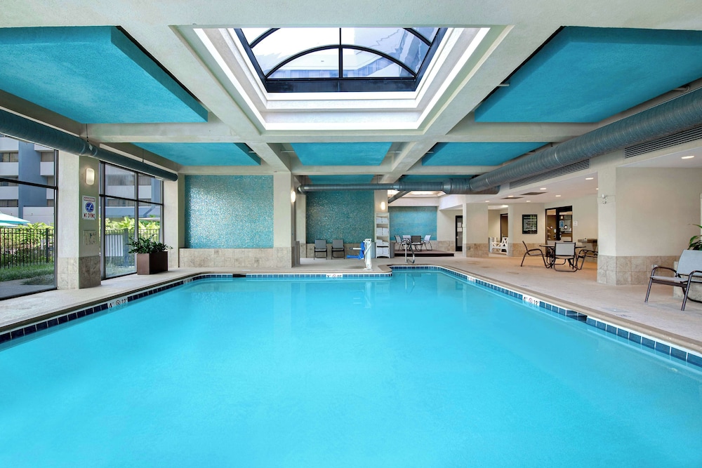 DoubleTree Suites by Hilton Raleigh Durham - photo 24