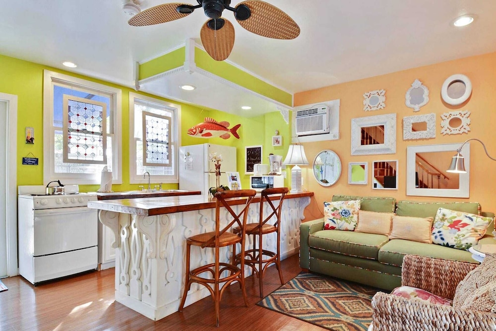 Tranquility by Avantstay Close to Duval St w BBQ & Shared Pool - photo 19