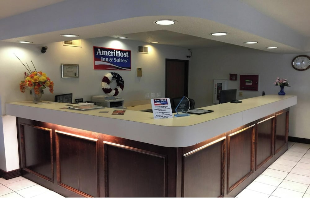 Capital O Amerihost Inn and Suites Mexico Hwy 54 MO - photo 3