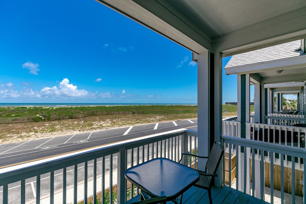 Brand New at Padre Beach View Resort by RedAwning - photo 15